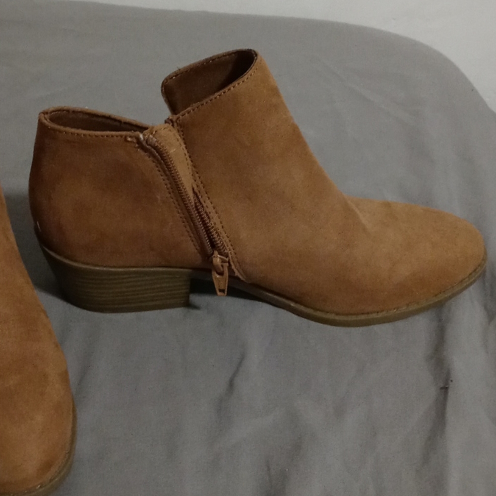 Boots - Picture 2 of 3